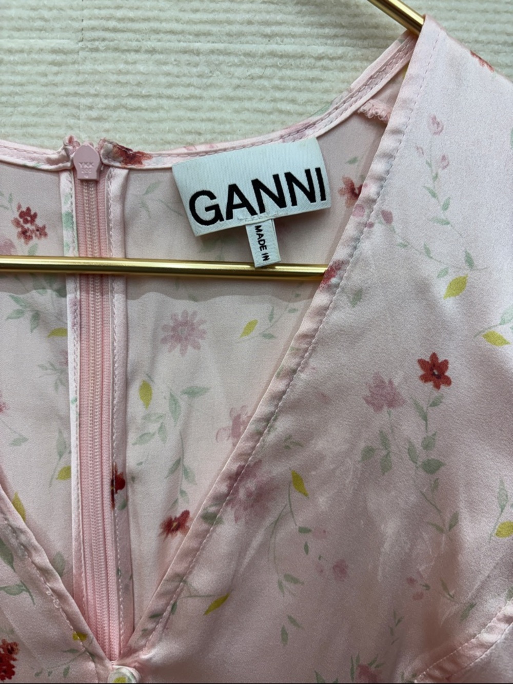 Ganni | Pink Floral V-Neck Button Mini Dress 36 silk - Picture 2 of 6